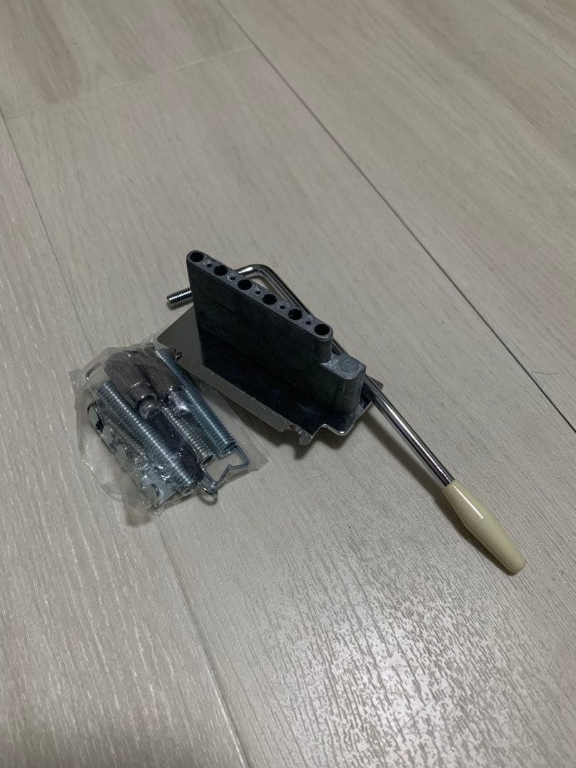ジ*ン様 セミホロウ　ストラト　ボディ　ネック　シンライン