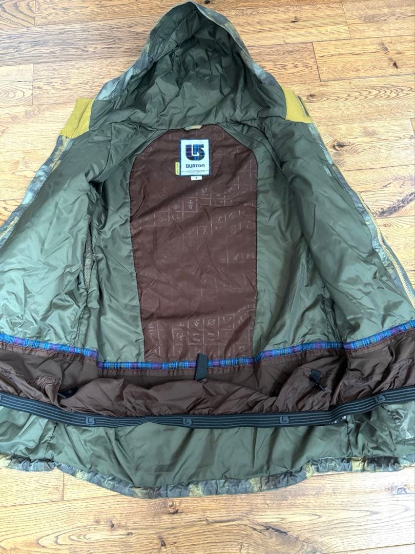 Burton スノーボードジャケット カモフラージュ