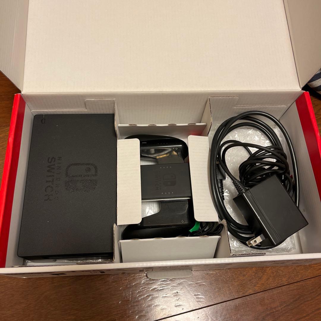 【美品動作確認済み】Nintendo Switch本体＋充電スタンド＋その他