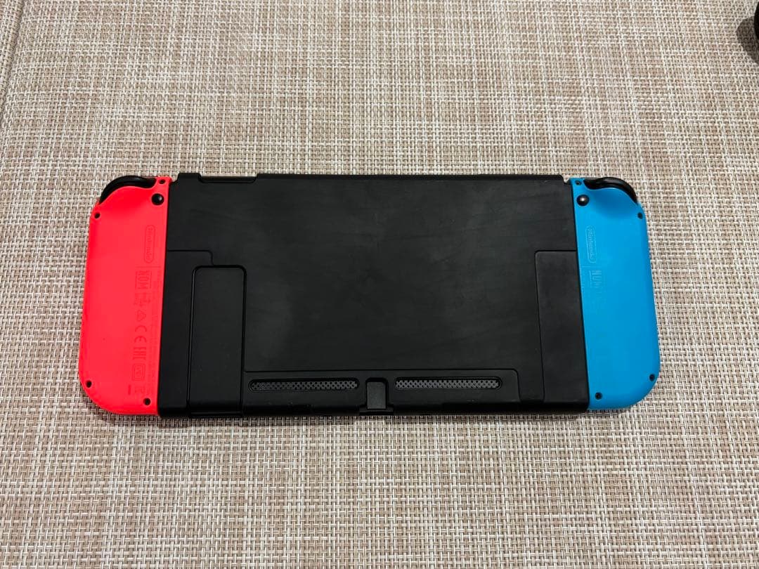 Nintendo Switch 本体 青/赤 ケース付き