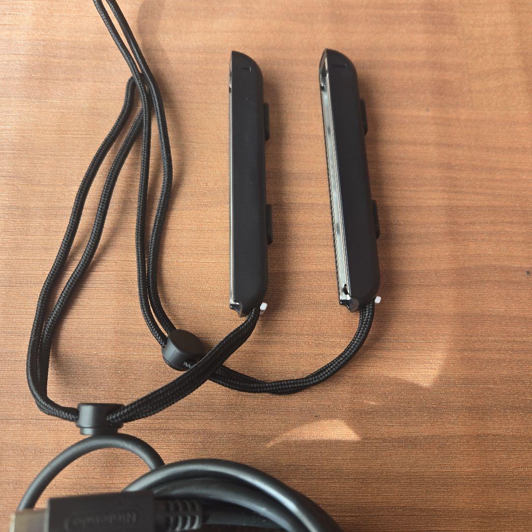 NINTENDO SWITCH 本体 付属品 ケース付き　液晶保護シール付き