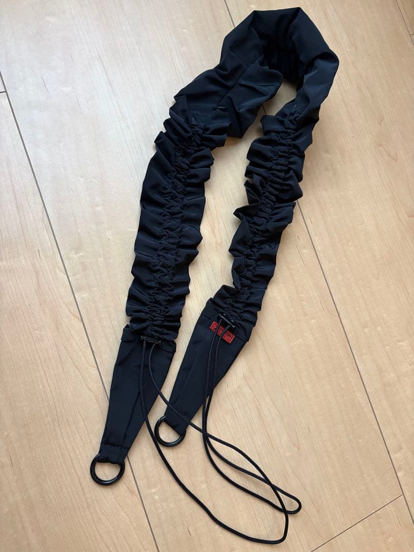 スマホアクセサリー topologie Scrunchie Pocket Sling Black