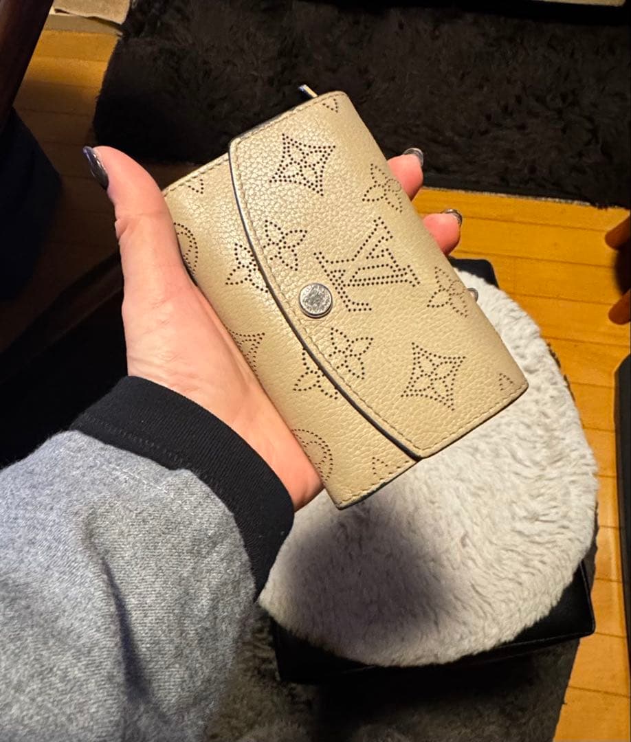 LOUIS VUITTON マヒナ　財布 ベージュ