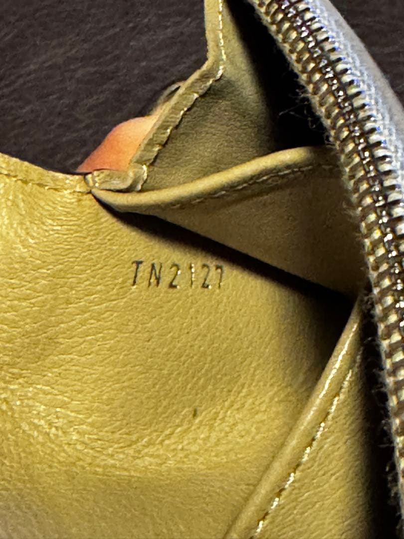 LOUIS VUITTON マヒナ　財布 ベージュ
