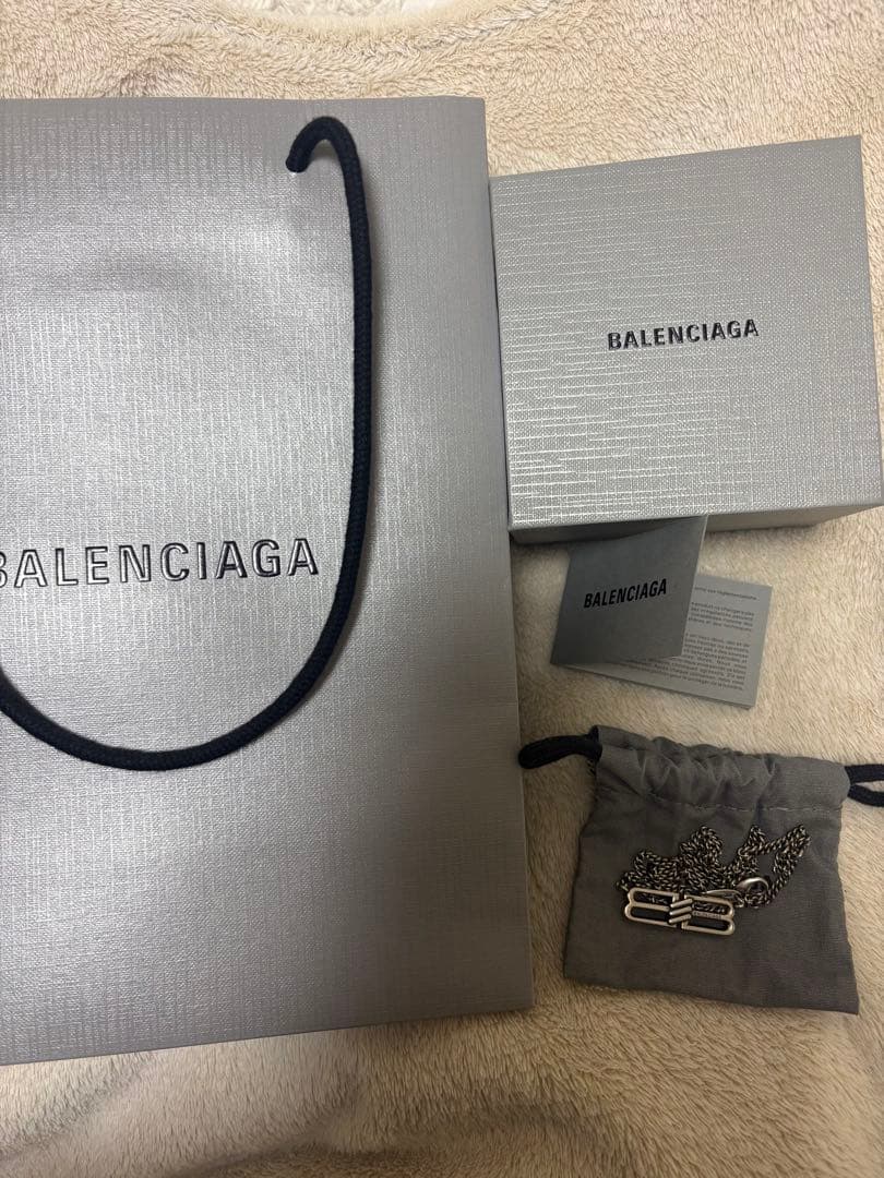 BALENCIAGA チェーンネックレス ロゴ入り