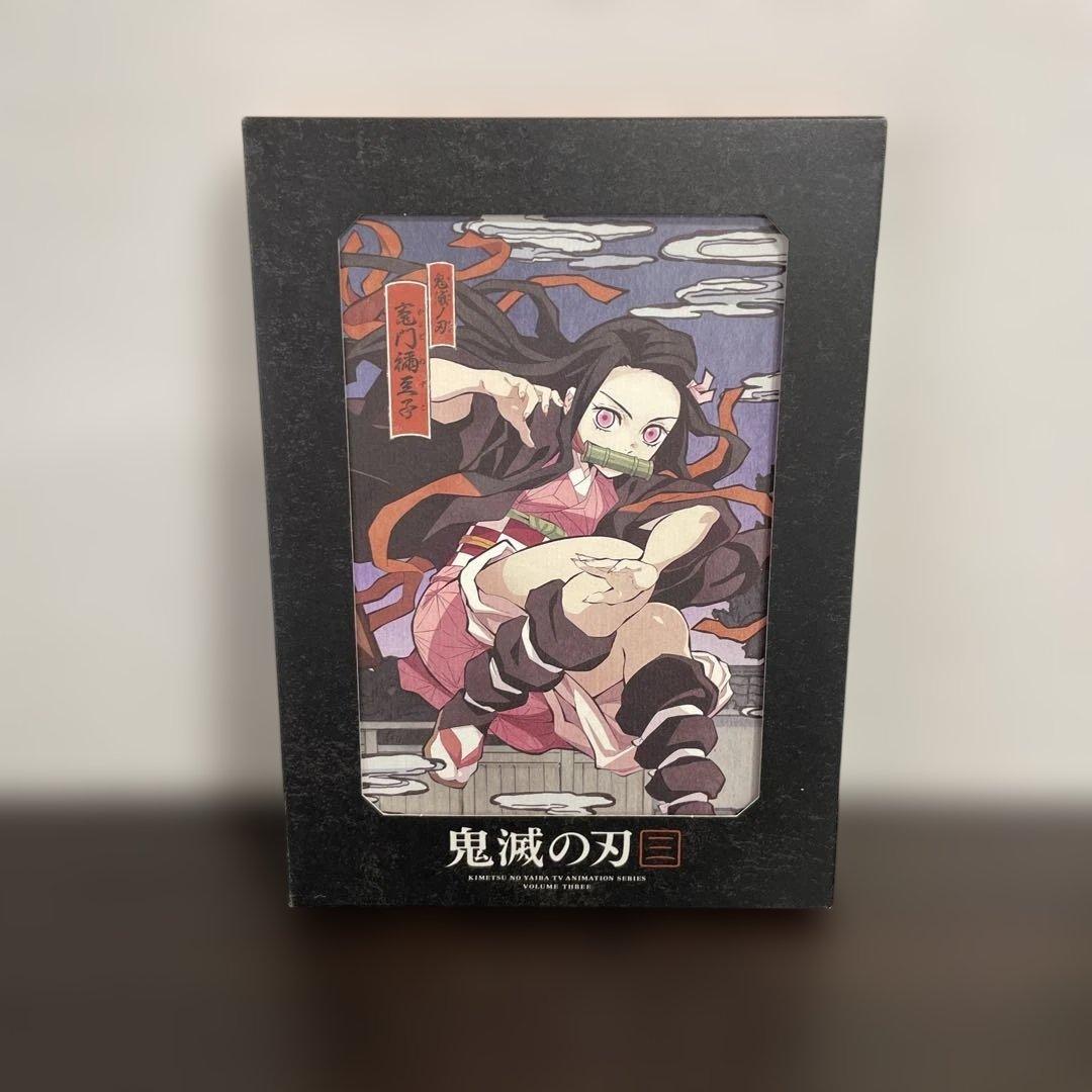 【お値引きしました】鬼滅の刃 DVD 1巻〜7巻　花札付き