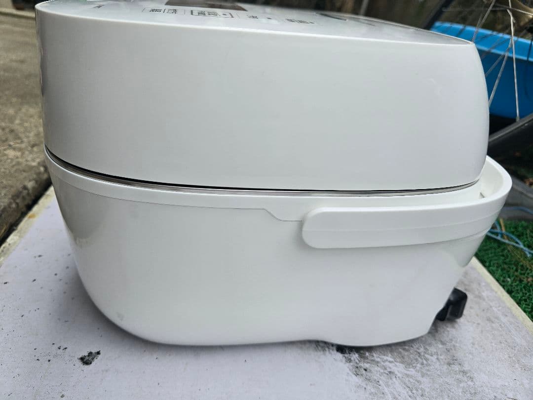 TOSHIBA 真空圧力IH炊飯器 RC-10vxt 2023