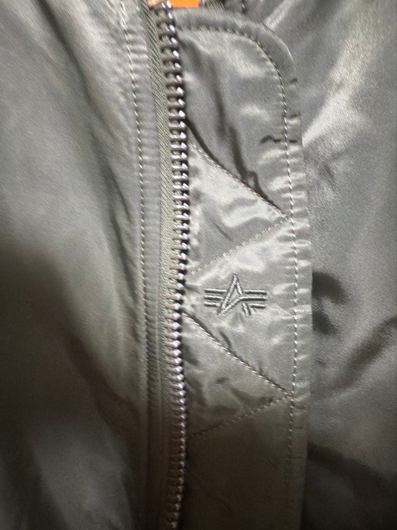 国内正規品Alpha Industries MA-1 ジャケットスリムモデル