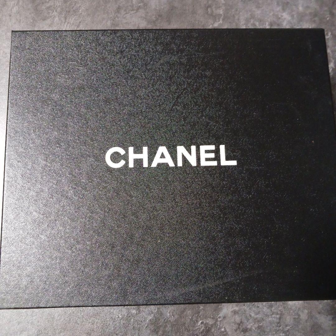 CHANEL 黒いレザーブーティ キルティングデザイン