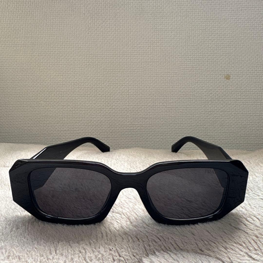 PRADA ミラノ ブラック サングラス