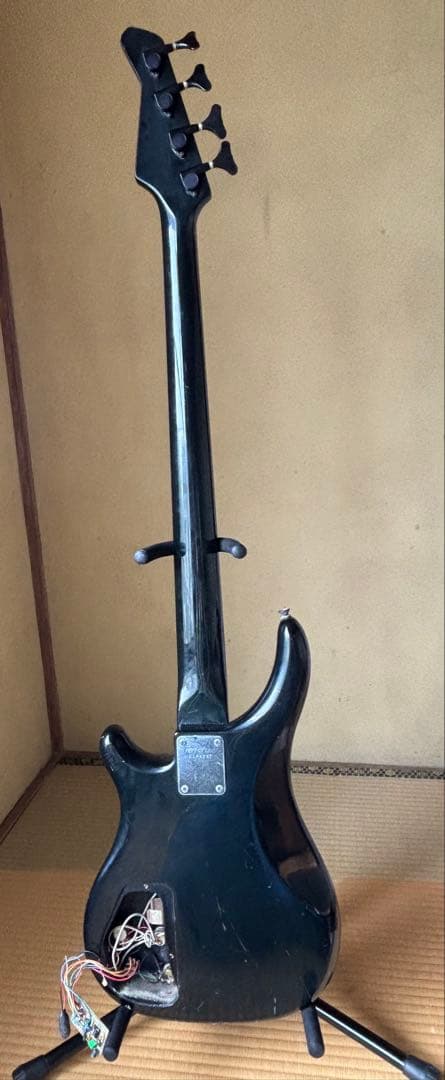 フェルナンデス エレキ ベース ギター ブラック ケース付き【ジャンク品】
