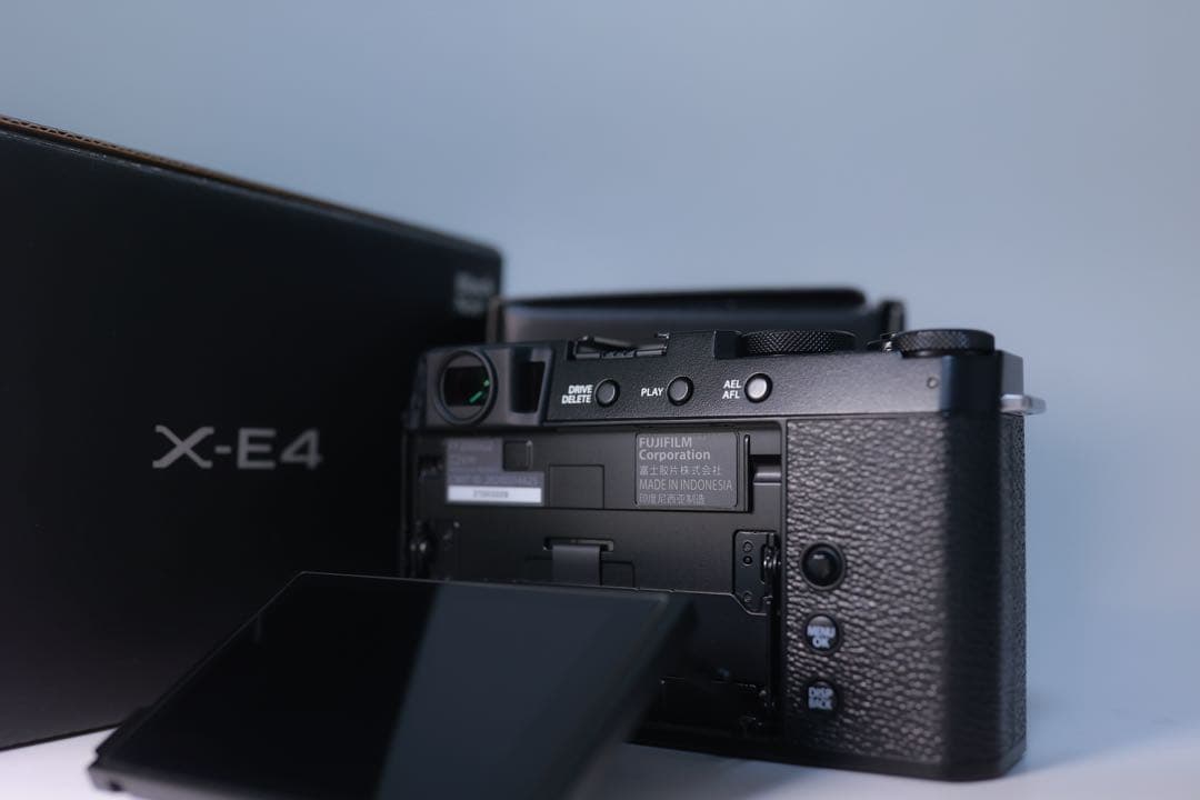Fujifilm X-E4 + XF 27MM f2.8 2000 シャッター