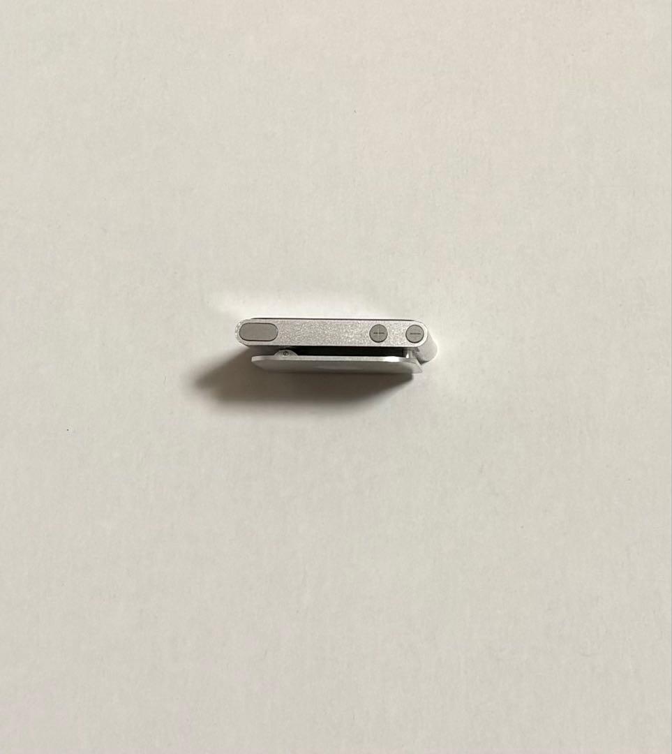 【美品】Apple iPod nano 第6世代 8GB シルバー　ケーブル