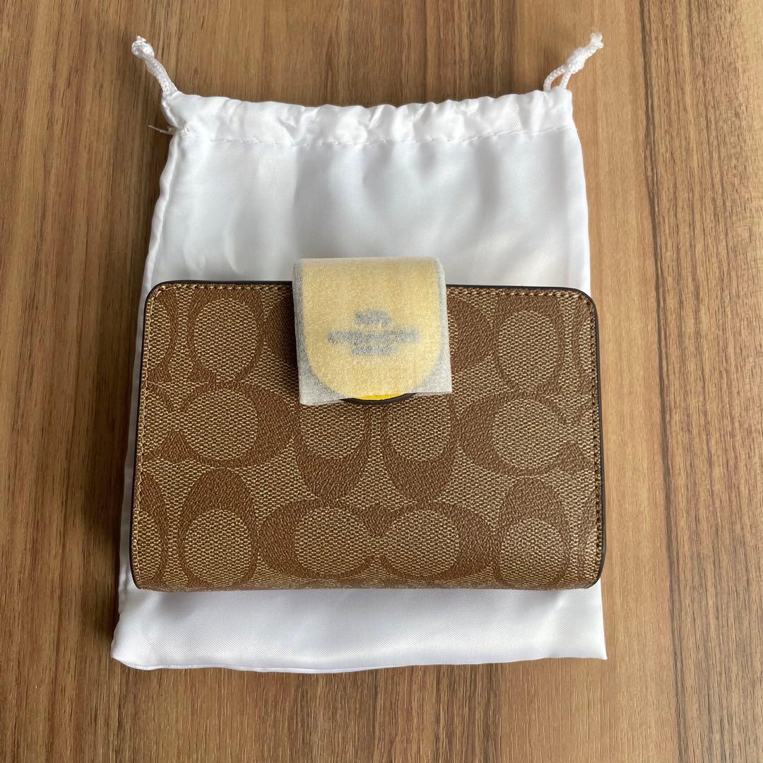 COACH 二つ折り財布 ベージュ イエロー新品未使用