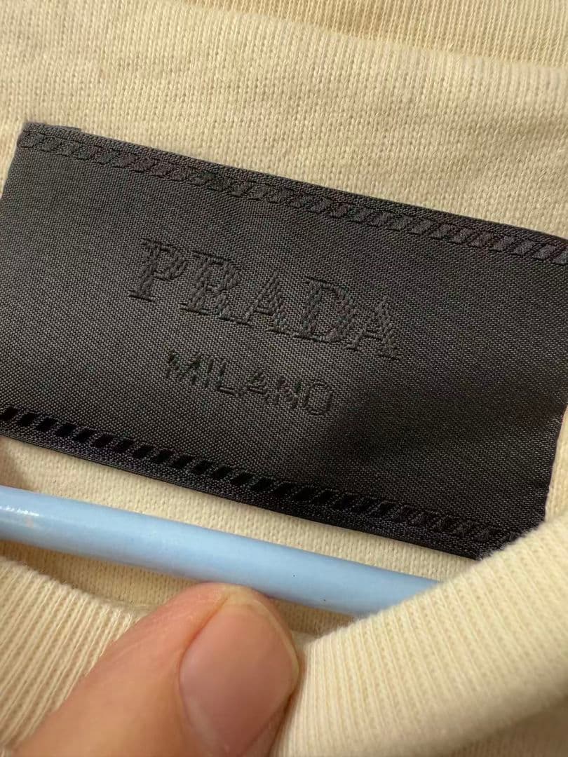 PRADA プラダ 新品同様 ロゴ入り Tシャツ クリーム色