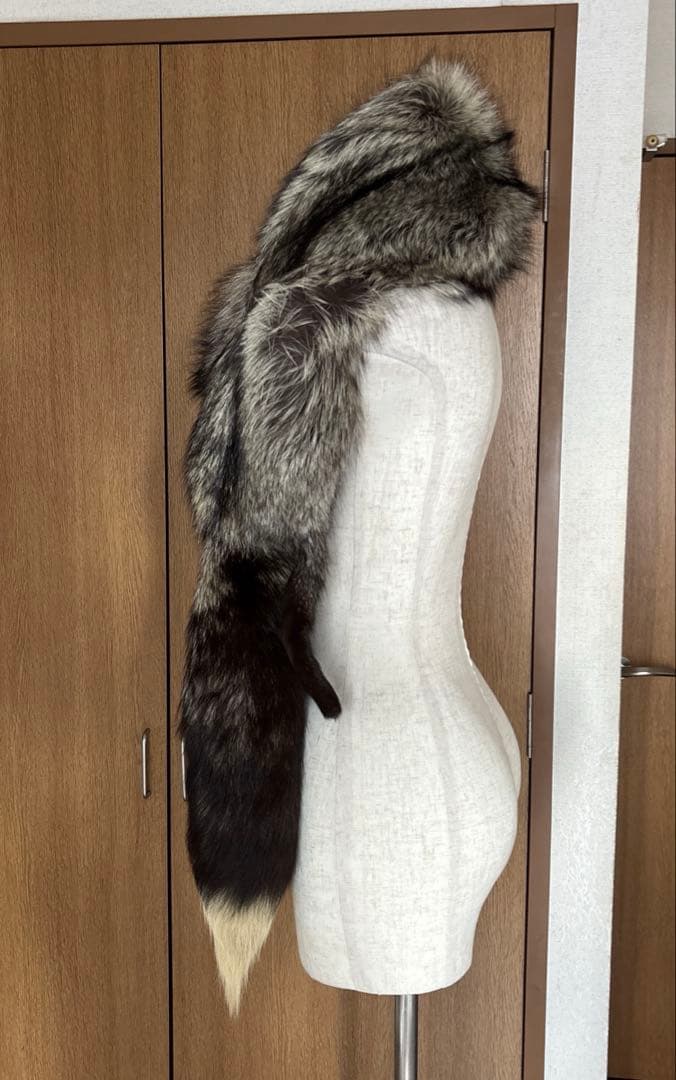 シルバーフォックス　きつね　リアルファー　剥製　毛皮　着物　襟巻き　高級　豪華