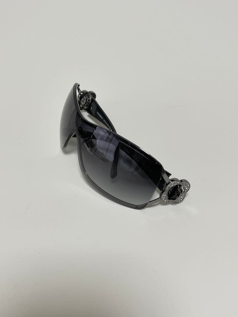 美品CHANEL シャネル花モチーフ サングラス グレーブラック正規品