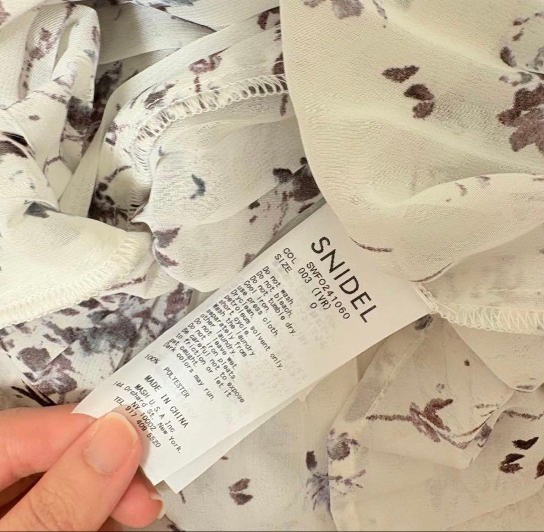 snidel （スナイデル）Sustainaフリルプリントワンピース