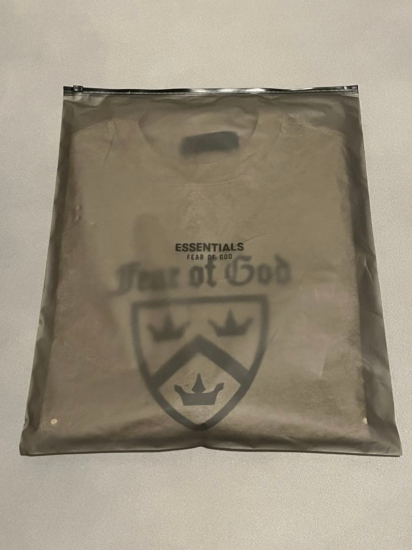 【新品未使用】Fear of God ESSENTIALS Tシャツ