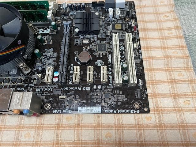 CPU Core i7-3770K + Z77 + DDR3 8GB