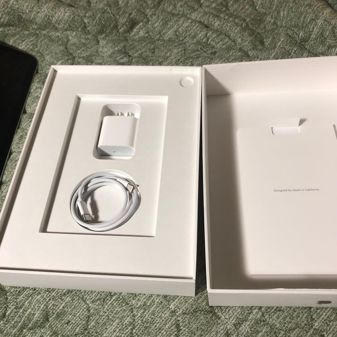 iPad A16 11インチ　シルバー 本体とペーパーライク保護フィルム付き