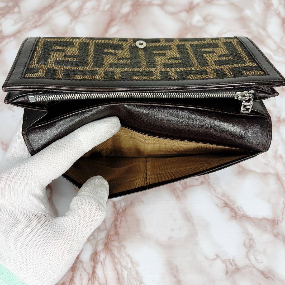 【極美品】FENDI 二つ折り財布 長財布55