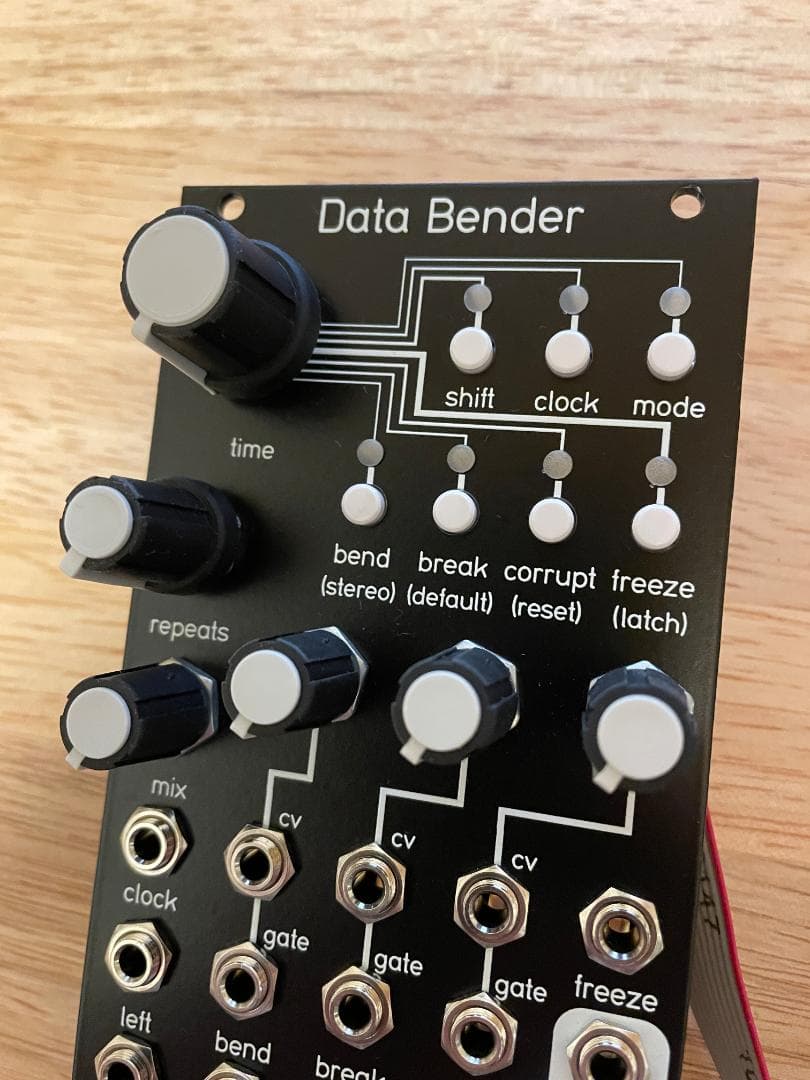 Qu-bit Data bender モジュラーシンセ
