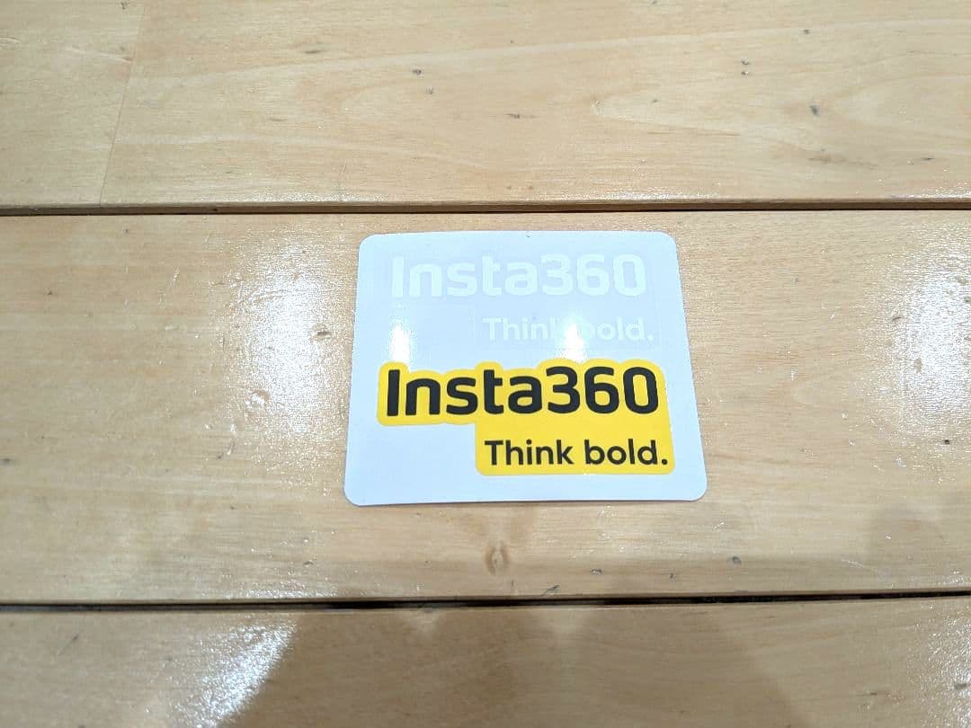 Insta360 Flow 2 Proホワイト+磁気マウント＋説明書＋ステッカー