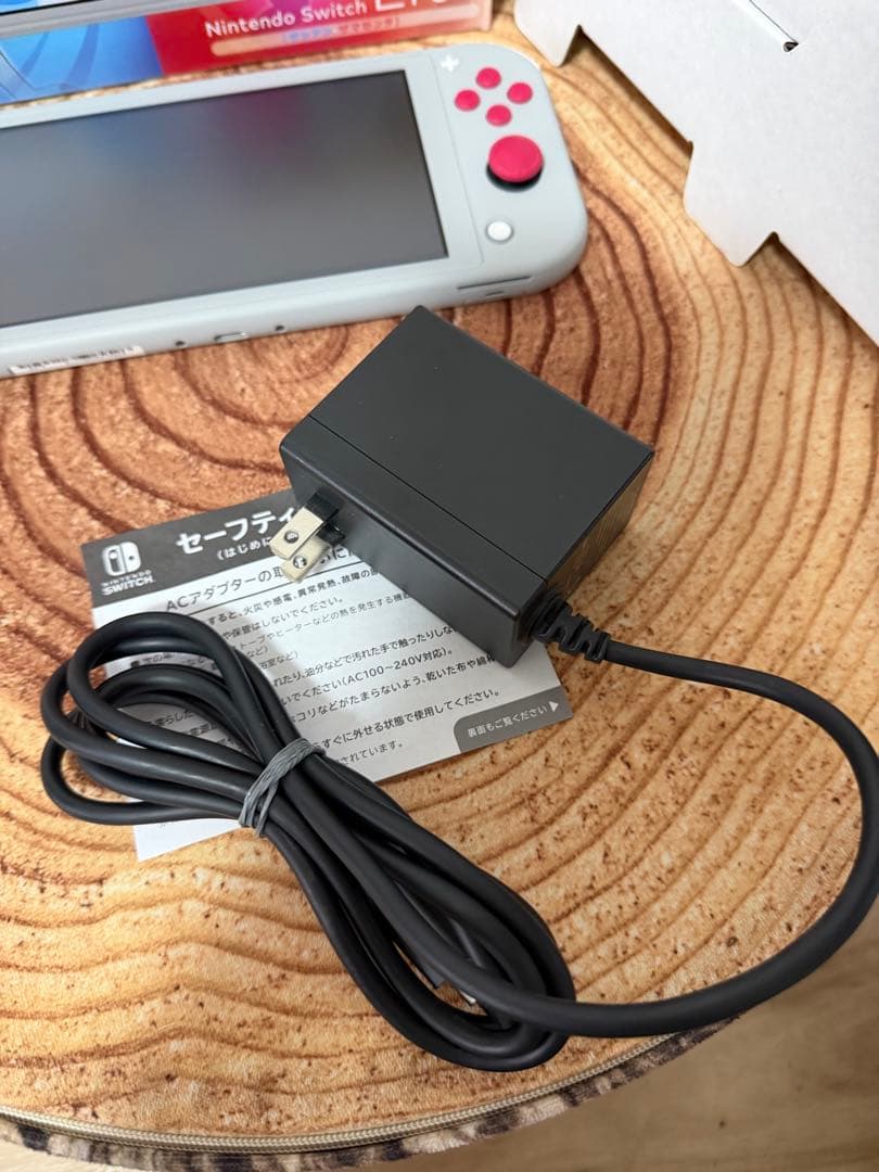 Nintendo Switch Lite ［ザシアン・ザマゼンタ］本体