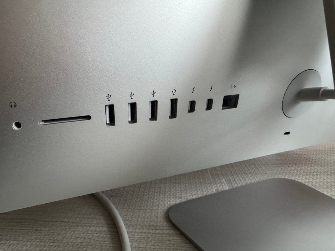 Apple iMac 21.5インチ（4K）16G 1TB クアッドコアi7