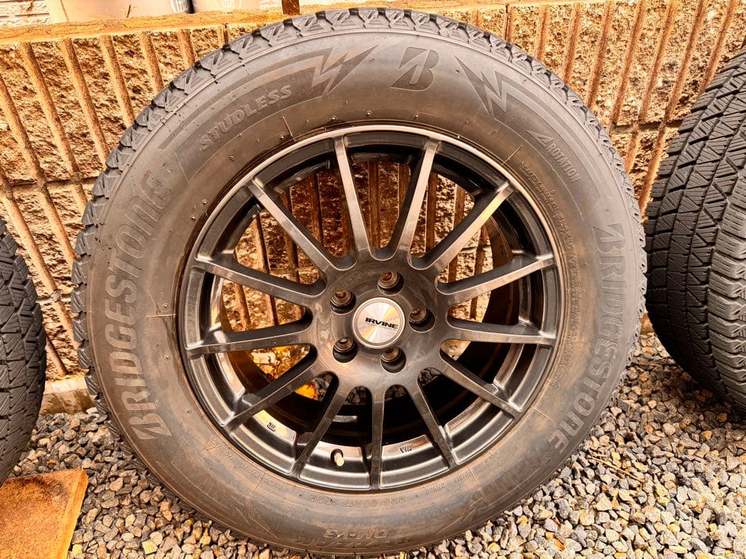 レンジローバーイヴォークBLIZZAK DM-V3 225/65R17アルミ付