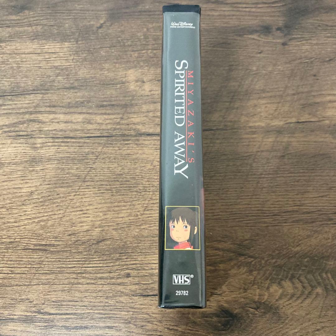 英語版　スタジオ　ジブリ　千と千尋の神隠し　VHS