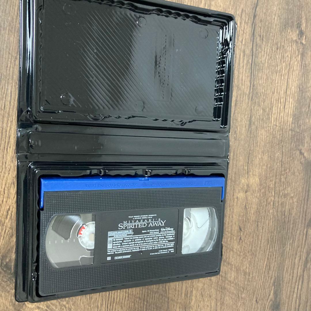 英語版　スタジオ　ジブリ　千と千尋の神隠し　VHS