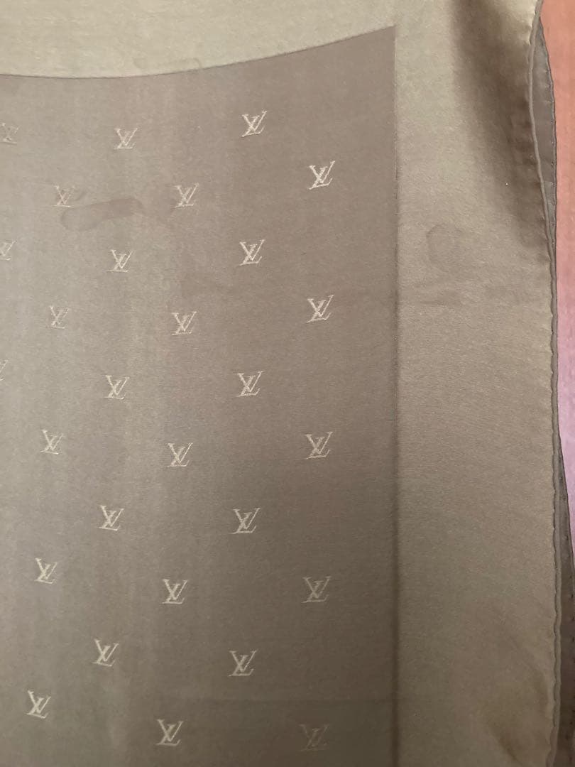 大判 LOUIS VUITTON スカーフ