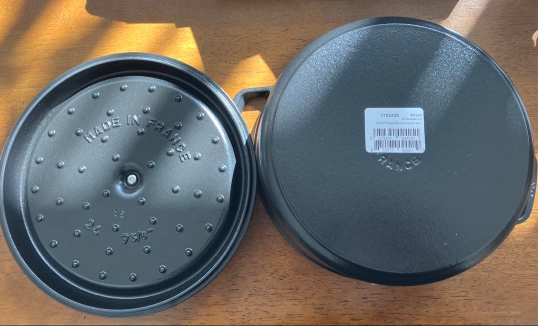 STAUB【未使用新品】ピコ・ココット・ラウンド・ ブラック　両手鍋 24cm