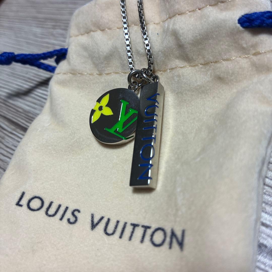 Louis Vuitton ルイヴィトン レア♡ ロゴネックレス　カラフル