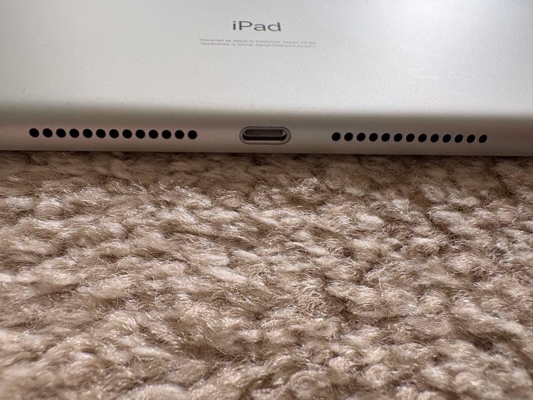 iPad 第7世代 32GB シルバー 箱付き SIMフリー