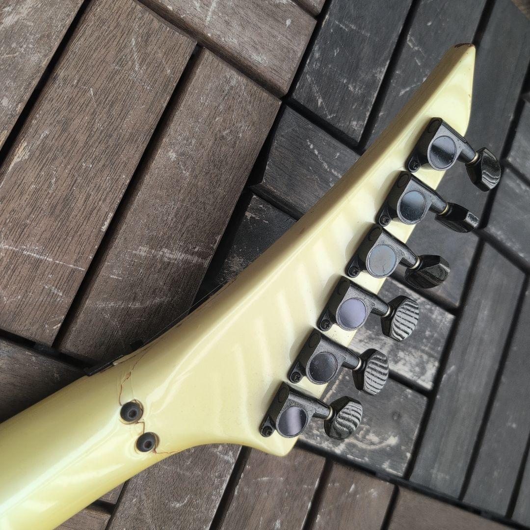 FERNANDES ランディV パールホワイト 難有り！