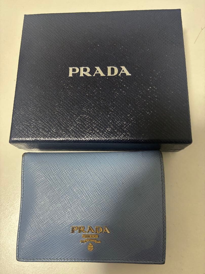 PRADA 2つ折り財布 箱付き
