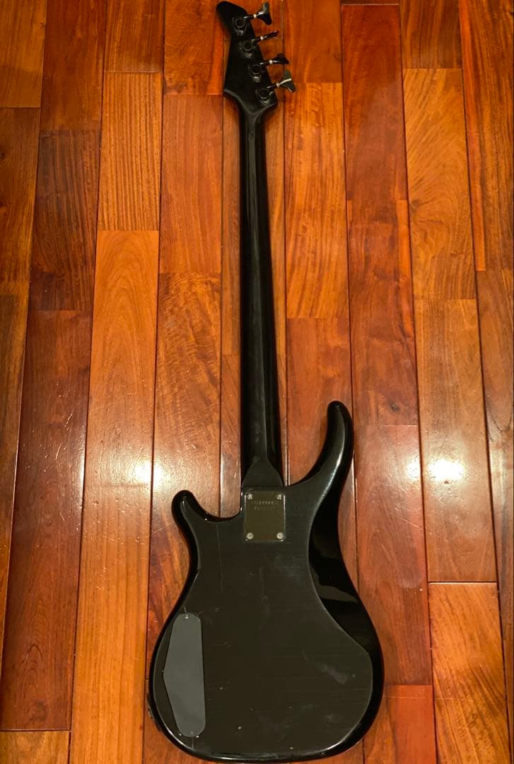 【最終値下げ】エレキベース 黒 FERNANDES ストラップとスタンド付き
