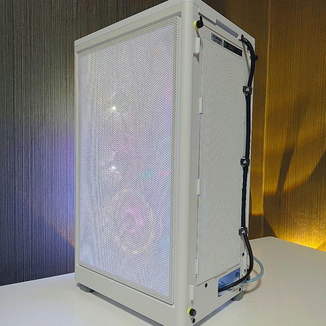 【省スペース 高性能 ゲーミングPC】デスクトップパソコン／白／光る LED