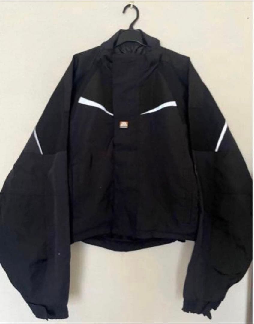 MARTINE ROSE Shrunken Jacket Travis着用