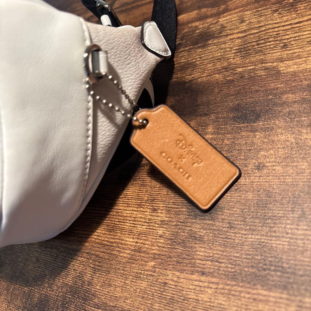 COACH ミッキーパッチ ボディバッグ