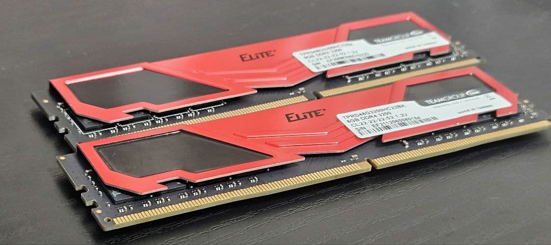 メモリー TEAMGROUP ELITE PLUS DDR4 3200MHz 16GB