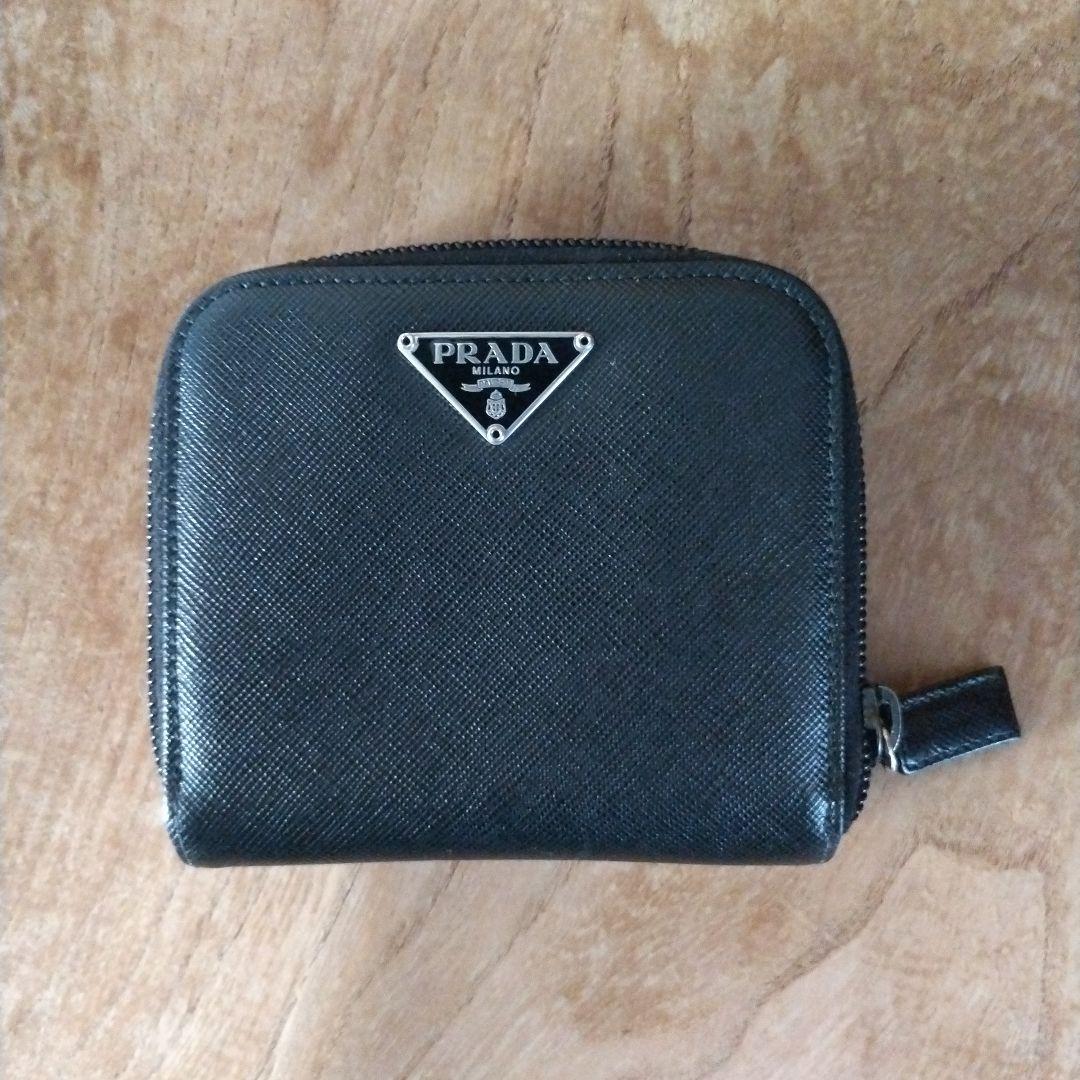 レ*す様 美品☆ PRADA プラダ 2つ折り 財布 ブラック プレート 鑑定済