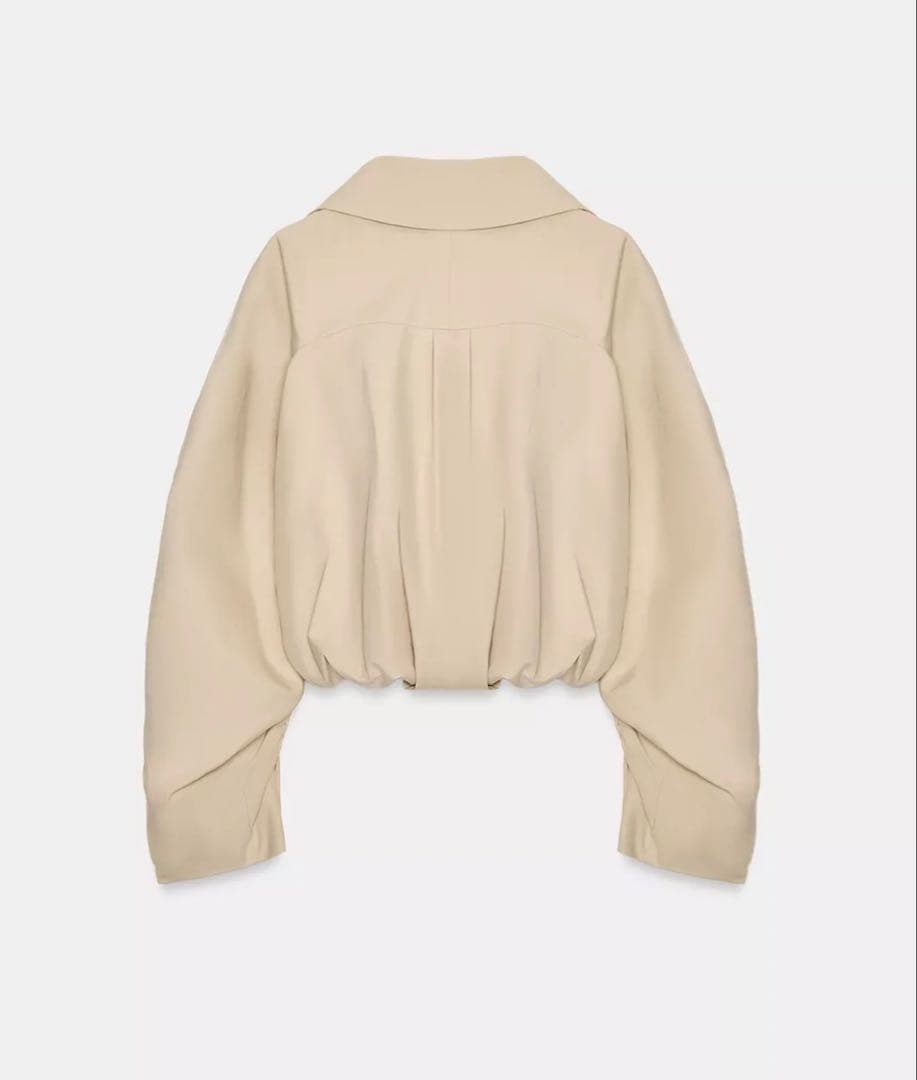 【完売品】ZARA フリル付きクロップドトレンチコートM- Lサイズ　新品