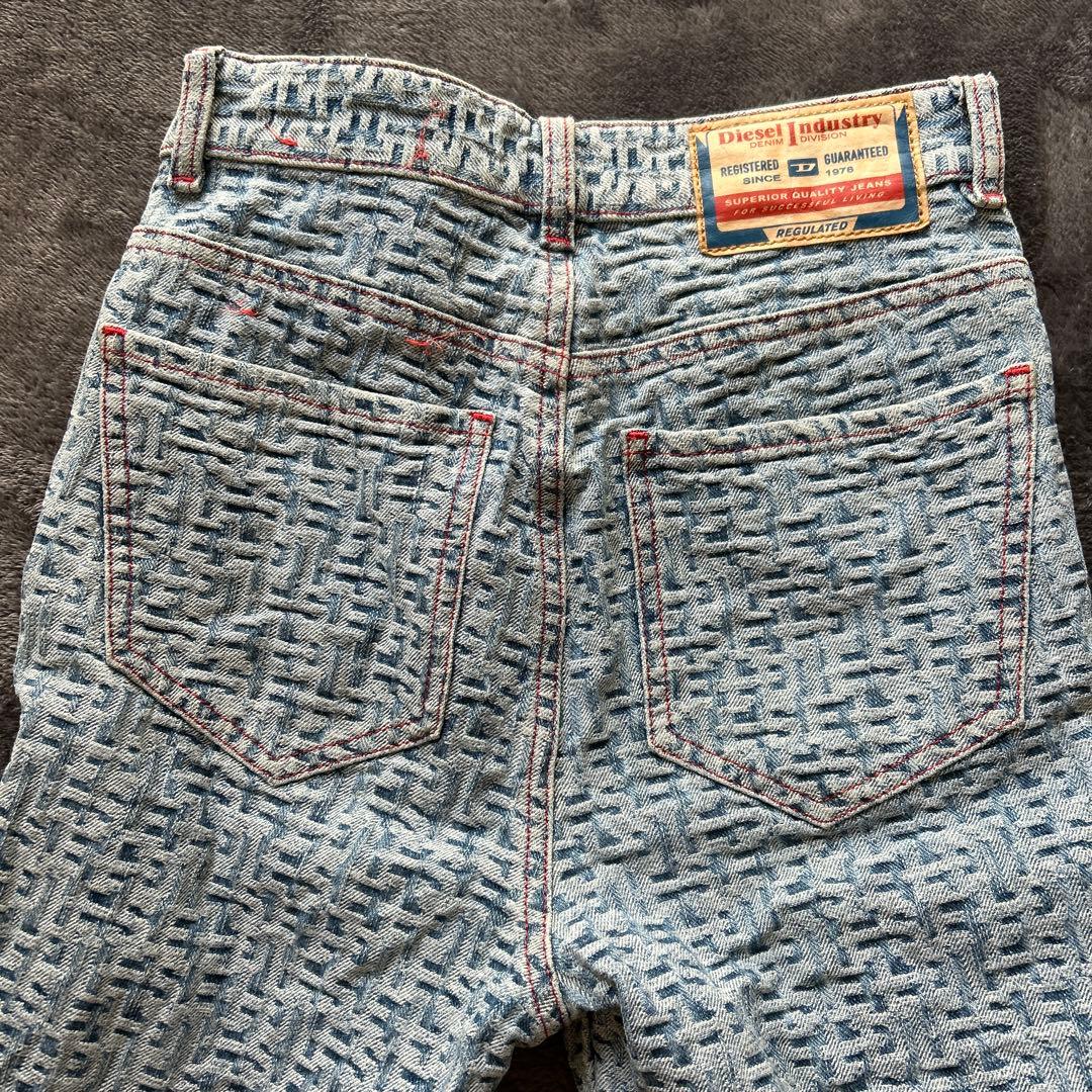 美品 Diesel パターン入りスキニーデニムパンツ