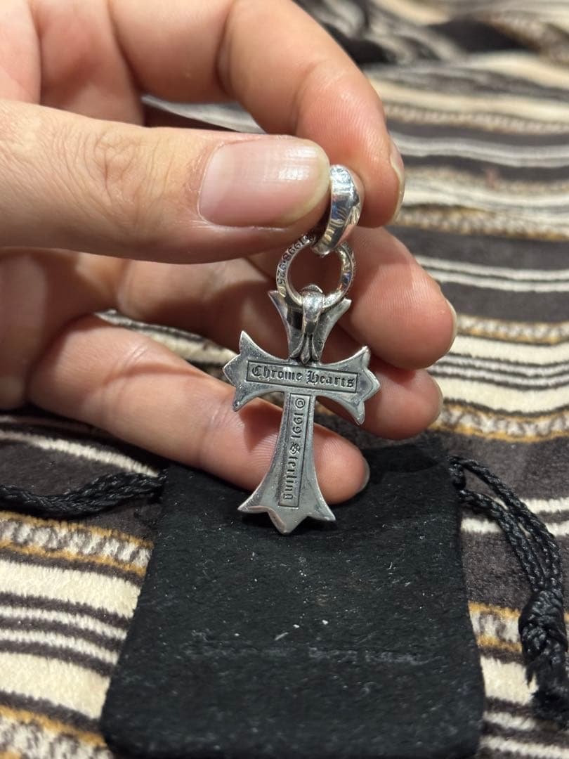 あ*ー様 Chrome Hearts スモールchクロスペンダント