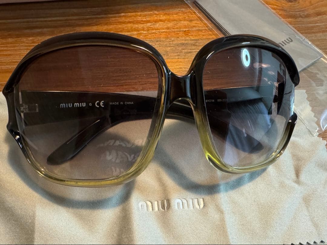 miu miu＊サングラスケース箱付き