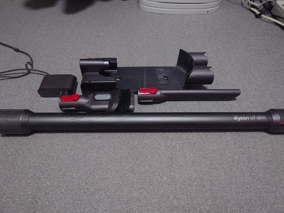 Dyson v7slim ハンディクリーナー 各種ノズル付き
